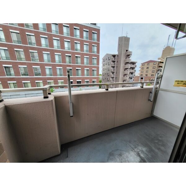 バルコニー　※別室の参考写真の為、現況優先です。