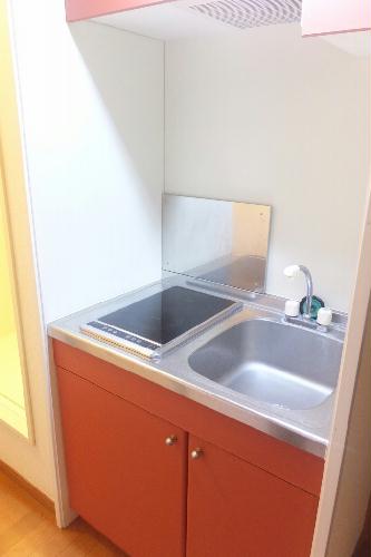 キッチン　2口ラジエントヒーター設置済み