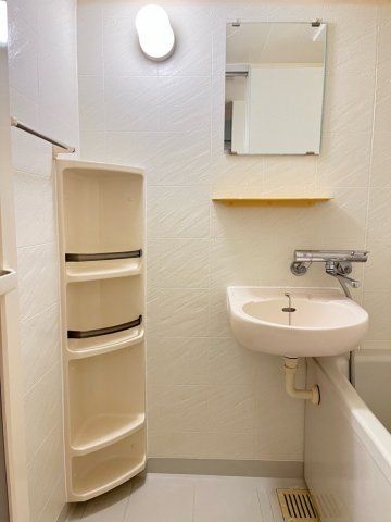 洗面設備　※参考写真