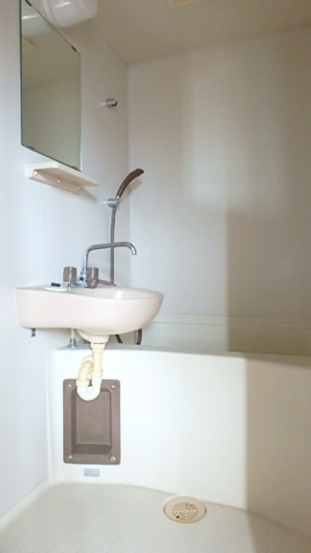 バス・シャワールーム　図面と現状に相違がある場合には現状を優先