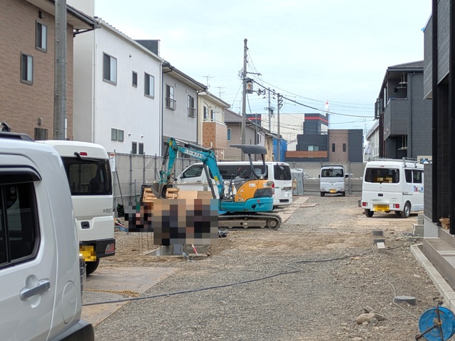 駐車場　建築中