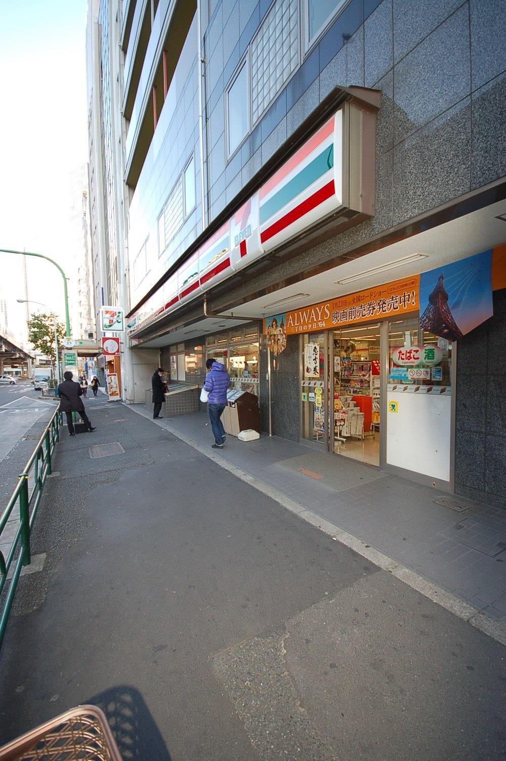 コンビニ　セブン-イレブン六本木３丁目店（コンビニ）まで184m