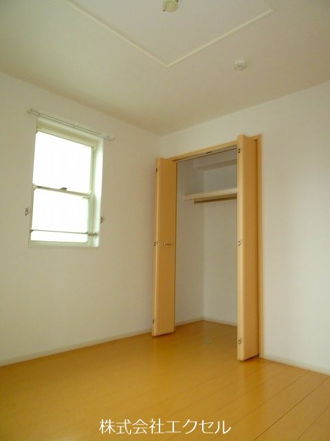 その他部屋・スペース　収納付きの洋室2部屋です。