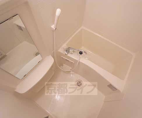 バス・シャワールーム　浴室乾燥機付きのお風呂です。