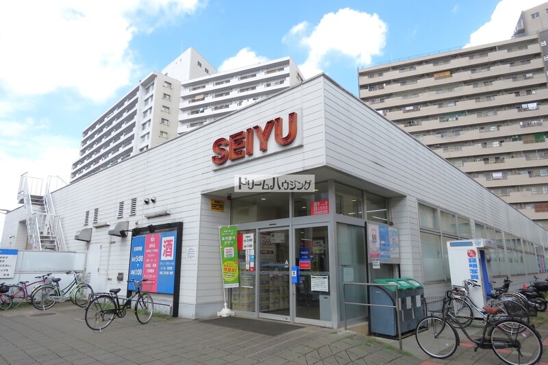 スーパー　西友 所沢ニュータウン店（スーパー）まで520m