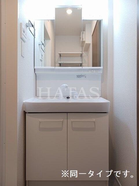 洗面設備　同型タイプの写真です