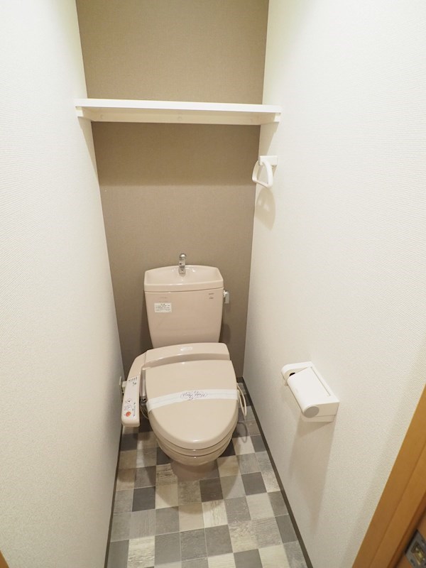 トイレ　ウォシュレット完備