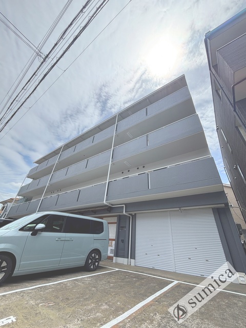 エントランス　落ち着いたエントランス。マンションを演出します。