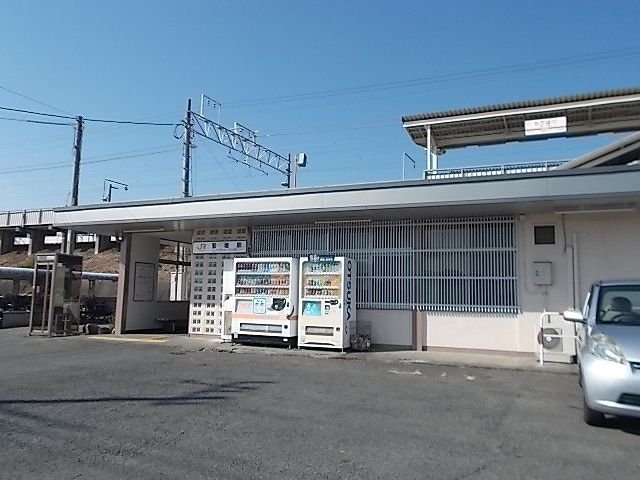 玄関　身延線　竪堀駅まで1700m