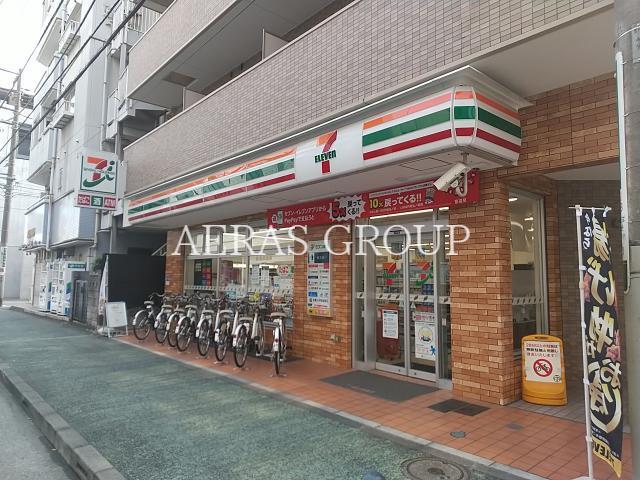 コンビニ　セブンイレブン横浜鶴見大学前店（コンビニ）まで380m