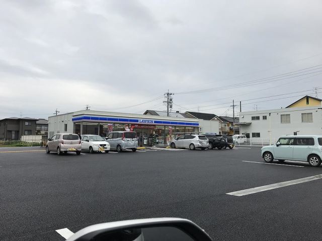 コンビニ　ローソン（コンビニ）まで70m