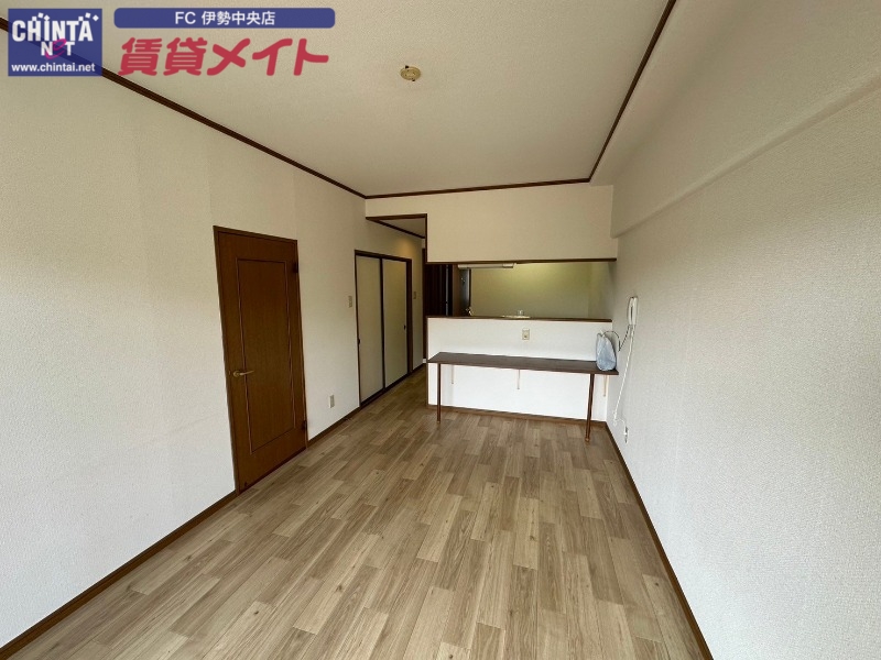 居室・リビング　同型参考写真