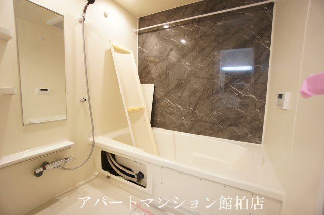 バス・シャワールーム　同施工会社、同型タイプです
