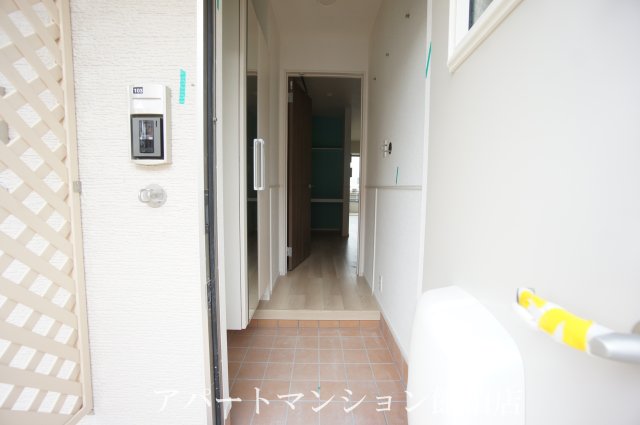 玄関　同施工会社、同型タイプです