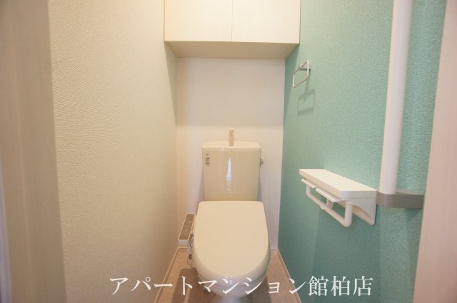トイレ　同施工会社、同型タイプです