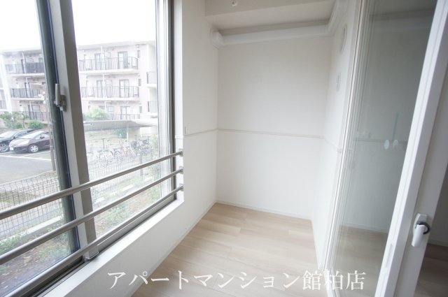 バルコニー　同施工会社、同型タイプです
