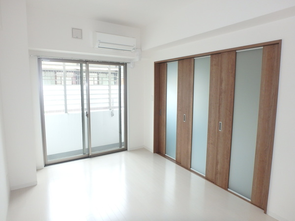 居室・リビング　退去前の為別のお部屋です。