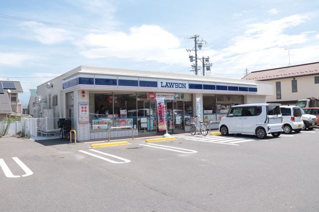 コンビニ　ローソン（コンビニ）まで780m