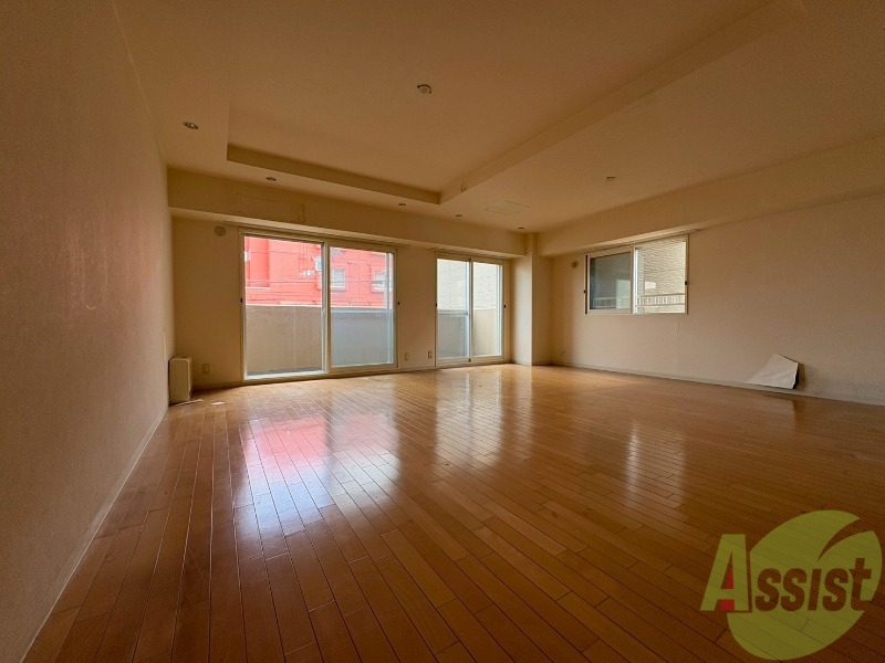 居室・リビング　広くてキレイなお部屋が広がっていて、充実した生活が送れそう。