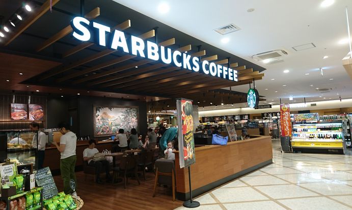 飲食店　スターバックスコーヒーイオンスタイル碑文谷店（飲食店）まで131m