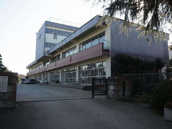 中学校　八千代市立勝田台中学校（中学校）まで800m