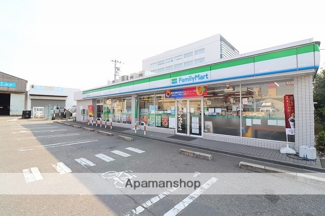 コンビニ　ファミリーマート尼崎次屋三丁目店（コンビニ）まで633m