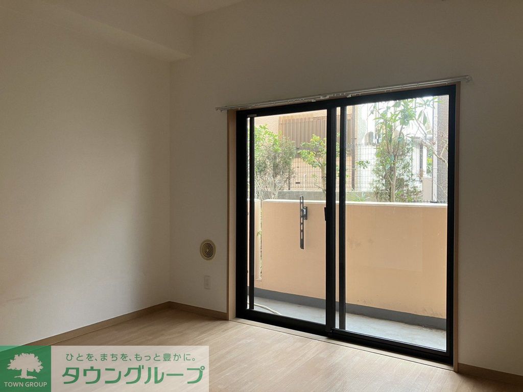 居室・リビング　※同建物別タイプ間取り設備施工例　現況優先