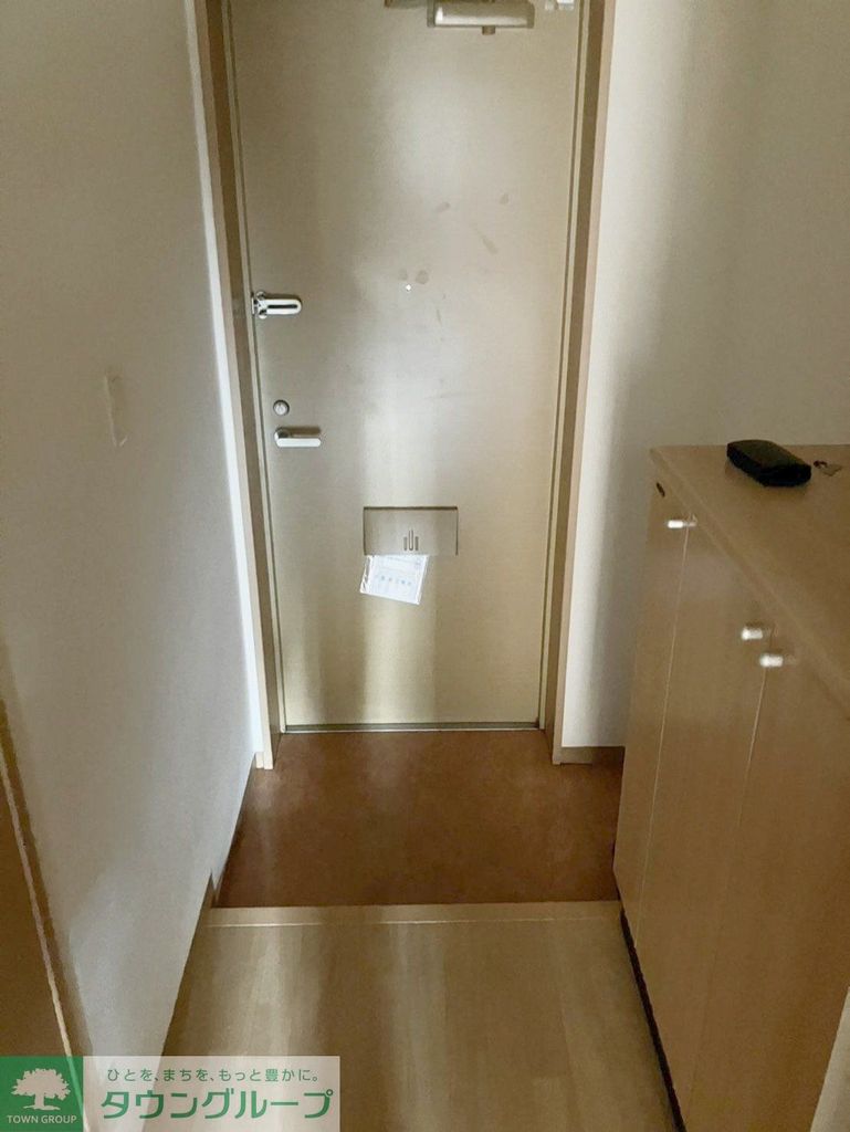 玄関　※同建物別タイプ間取り設備施工例　現況優先