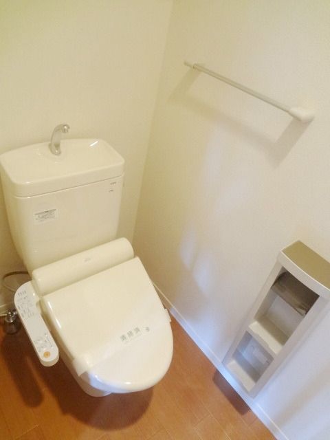 トイレ　☆ウォシュレット付きトイレです☆