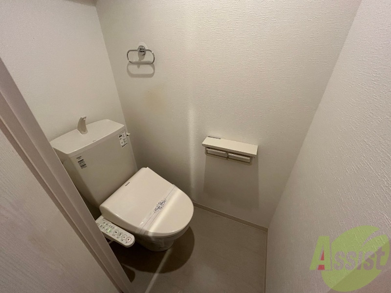 トイレ　こちらはトイレです。清潔感があり、安心して使用できます。