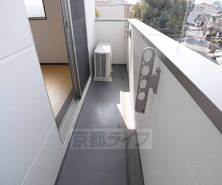 バルコニー　お洗濯物たくさん干してください