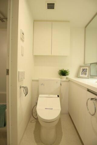 トイレ　写真は同タイプ住居です。