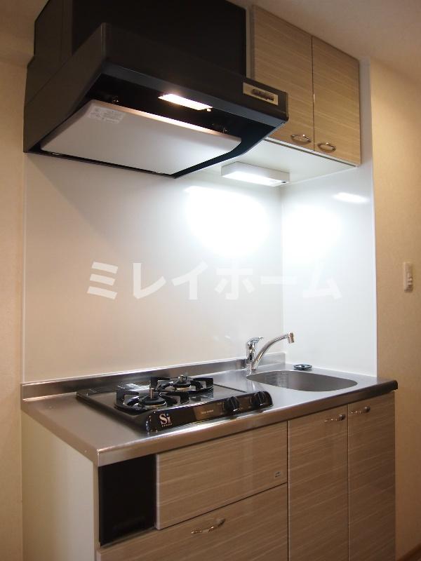 キッチン　同建物内、別のお部屋の参考写真になります。