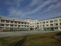 小学校　渋谷区立加計塚小学校（小学校）まで405m