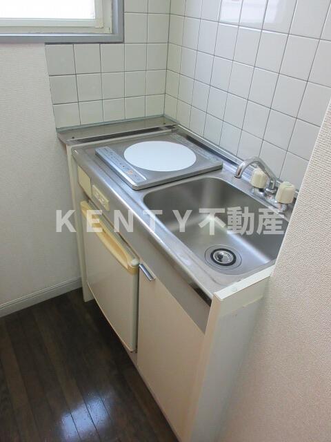 キッチン　コンパクトなキッチンで掃除もラクラク