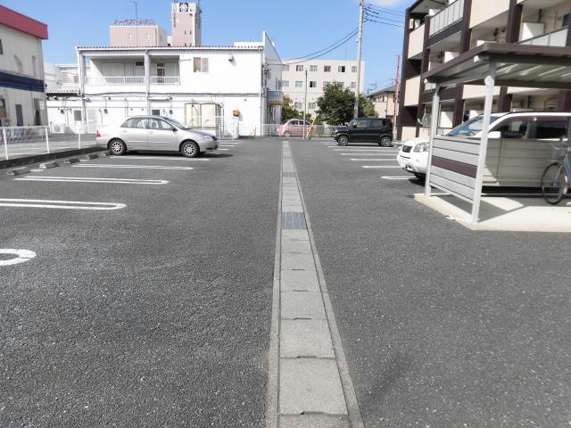 駐車場　駐車場
