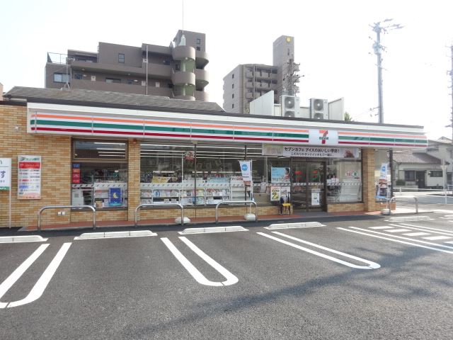 コンビニ　セブンイレブン（コンビニ）まで970m