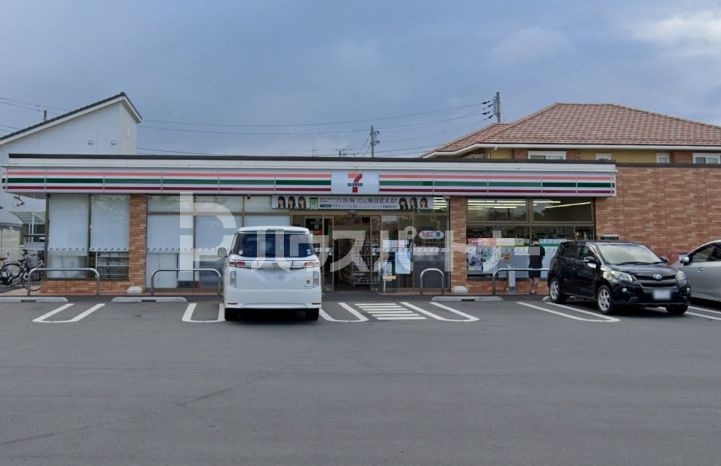 コンビニ　ファミリーマートくぬぎ山四丁目店（コンビニ）まで310m