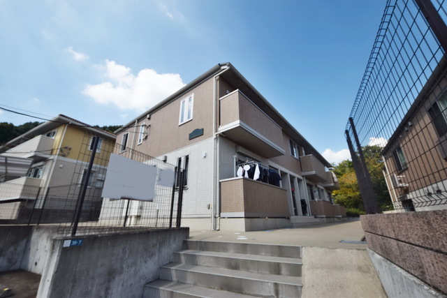 建物外観　～青い空によくはえますっ～
