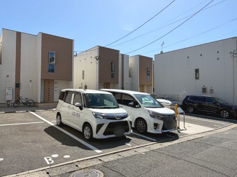 駐車場　駐車場
