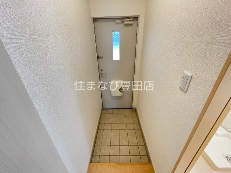 玄関　同型別部屋写真