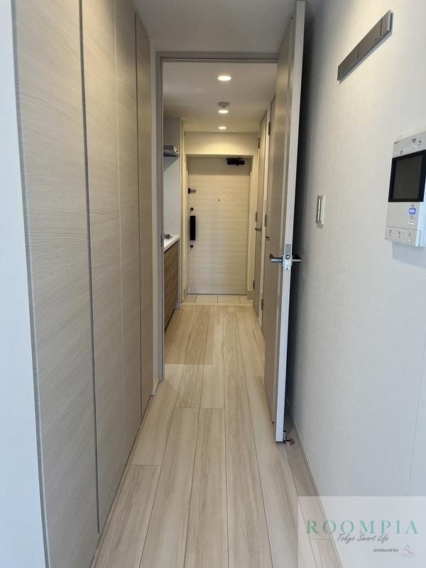 玄関　※同タイプの別のお部屋です。