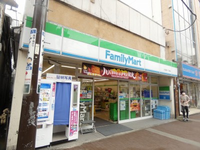 コンビニ　ファミリーマート（コンビニ）まで279m