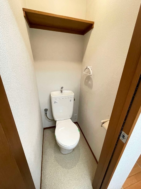 トイレ　※同物件別号室の参考写真です。