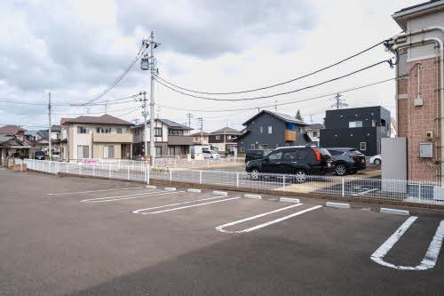 駐車場　駐車場