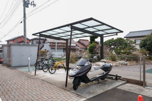 建物外観　駐輪場