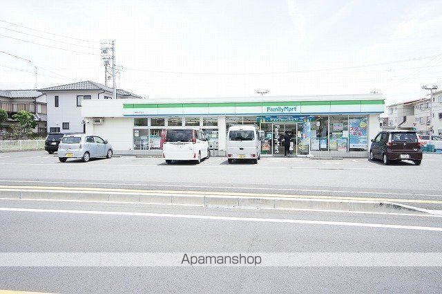 コンビニ　ファミリーマート（コンビニ）まで1117m