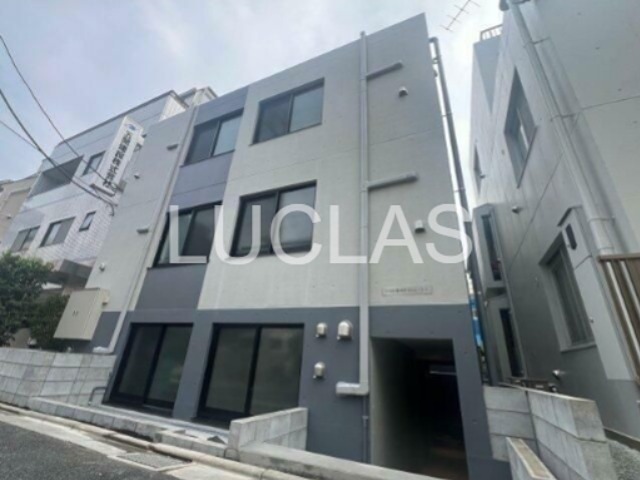 建物外観　『想いの先を照らし出す。』信頼が必要だからこそ、弊社へお任せ