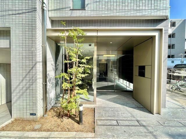 エントランス　ゆとりのあるエントランスです