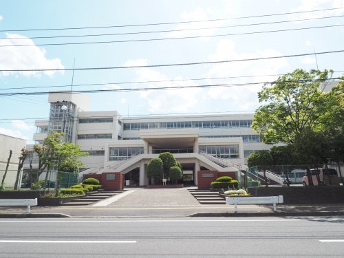 中学校　千葉市立 稲毛高等学校附属中学校（中学校）まで566m